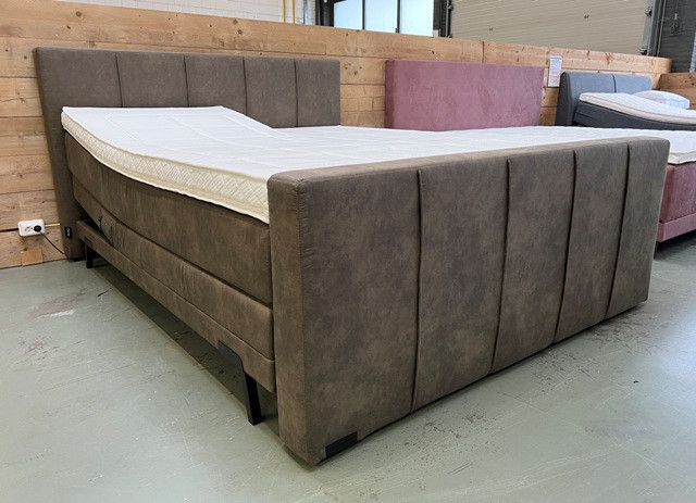beweeglijkheid Plagen zag King Otis 180x210 Elektrische Boxspring Kleur Bull Jungle